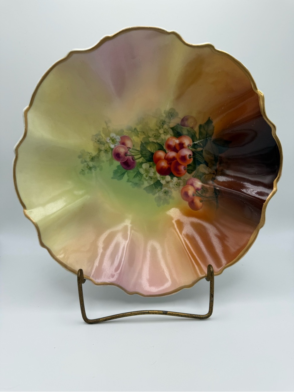 1920-1930 CT Brown VGT Hand-Painted Floral Decorative Plate in Peach and Green